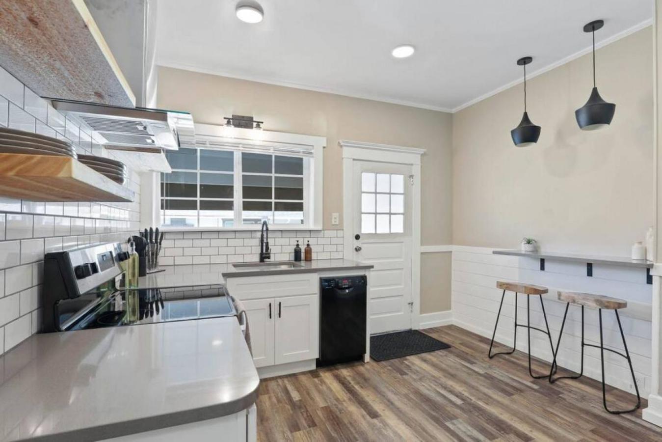 Apartment Stunning Craftsman In Manito Free Parking Spokane